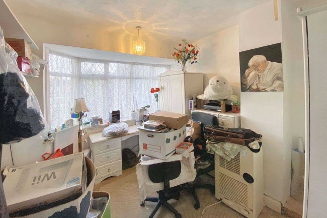 97 Whittington Avenue, Hayes, UB4 0AE 7