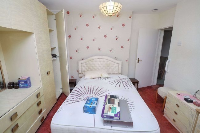 35 Woodbridge Close, Romford, Essex, RM3 9UR 8