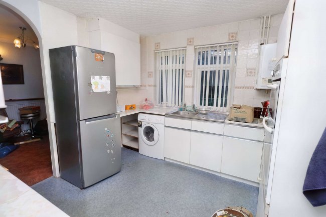 35 Woodbridge Close, Romford, Essex, RM3 9UR 8