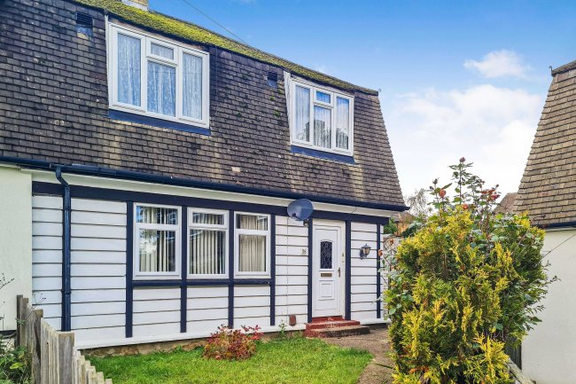 35 Woodbridge Close, Romford, Essex, RM3 9UR 8