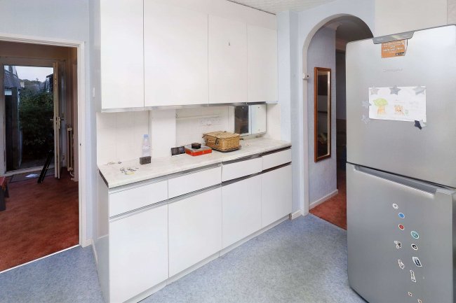 35 Woodbridge Close, Romford, Essex, RM3 9UR 8