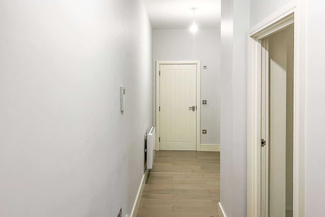 Flat 7 Technology House, Furlong Road, Bourne End, Buckinghamshire, SL8 5AJ 2