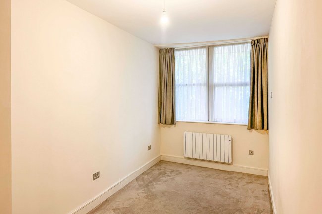 Flat 7 Technology House, Furlong Road, Bourne End, Buckinghamshire, SL8 5AJ 2