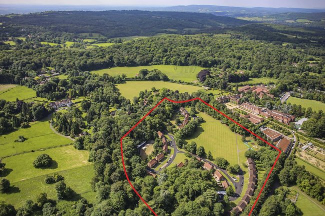 Dale View, Headley Court, Epsom, KT18 6JW 2