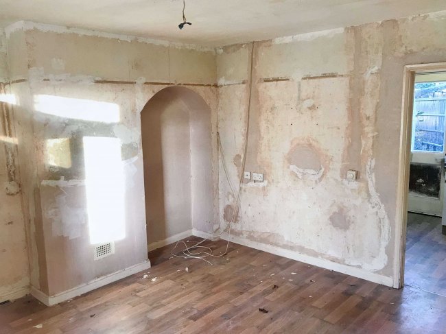 631 Becontree Avenue, Dagenham, Essex, RM8 3HP 1