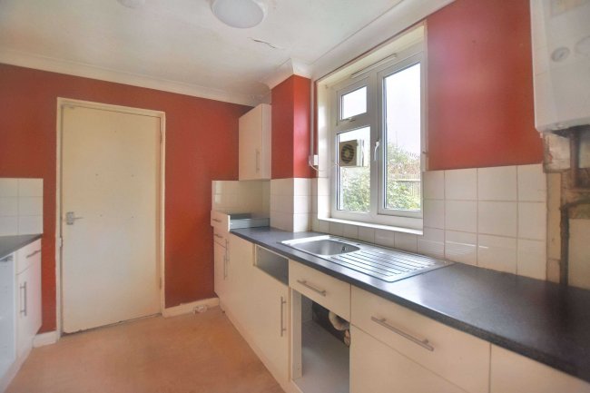 4 Medway Road, Crayford, Dartford, DA1 4PN 2