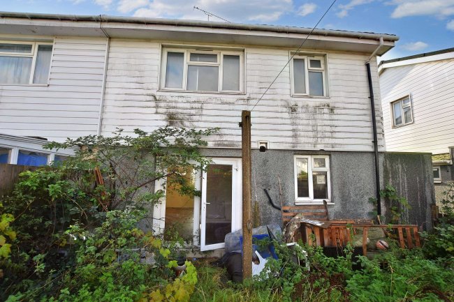 4 Medway Road, Crayford, Dartford, DA1 4PN 2