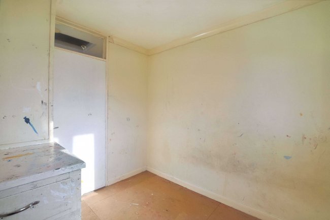 4 Medway Road, Crayford, Dartford, DA1 4PN 2