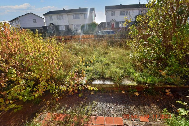 4 Medway Road, Crayford, Dartford, DA1 4PN 2