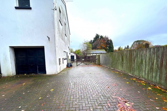 2 Shrubbery, Old Dixton Road, Monmouth, Gwent NP25 3SH 9
