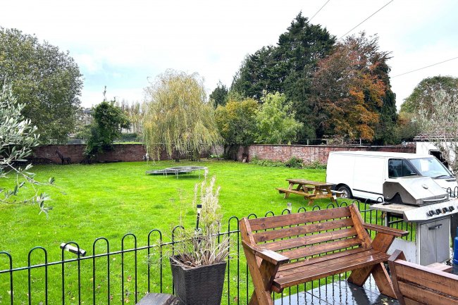 2 Shrubbery, Old Dixton Road, Monmouth, Gwent NP25 3SH 9