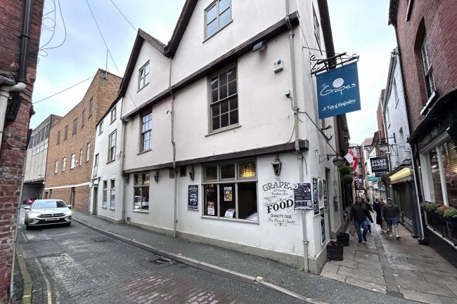 The Grapes Tavern, East Street, Hereford HR1 2LW 2