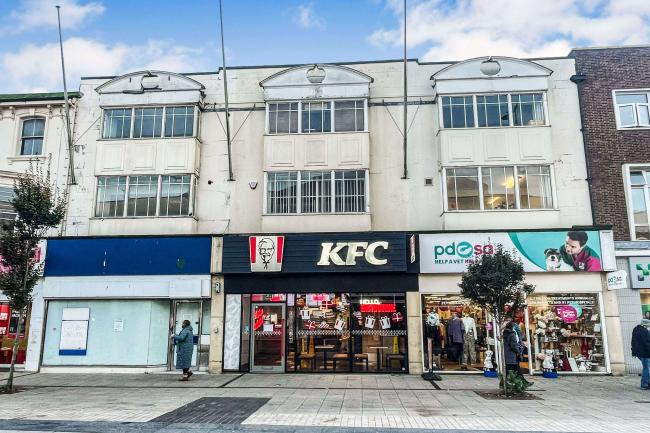 74 Terminus Road, Eastbourne, BN21 3LX 9