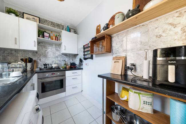 154A New Cross Road, Lewisham, SE14 5BA 9