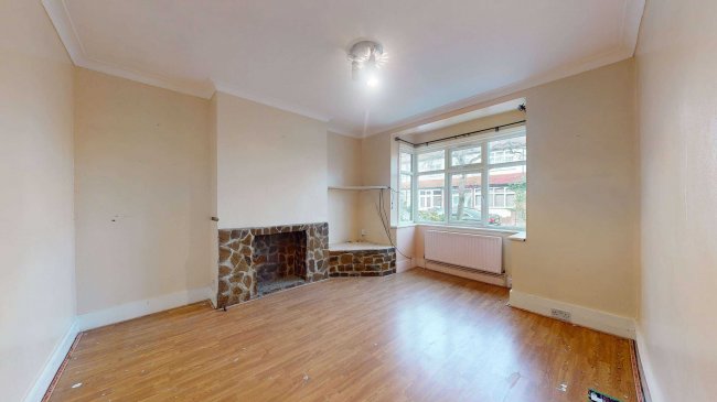 1 Robinhood Close, Mitcham, Surrey CR4 1JN 8