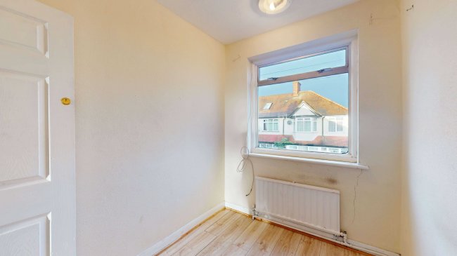 1 Robinhood Close, Mitcham, Surrey CR4 1JN 8