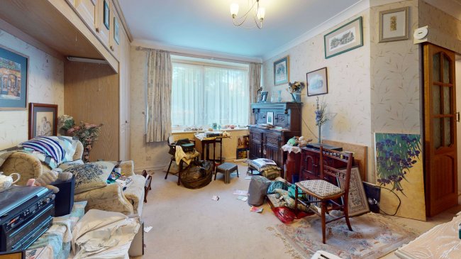 6 Beechcroft Court, 16 Liskeard Gardens, Blackheath, London SE3 0PJ 1