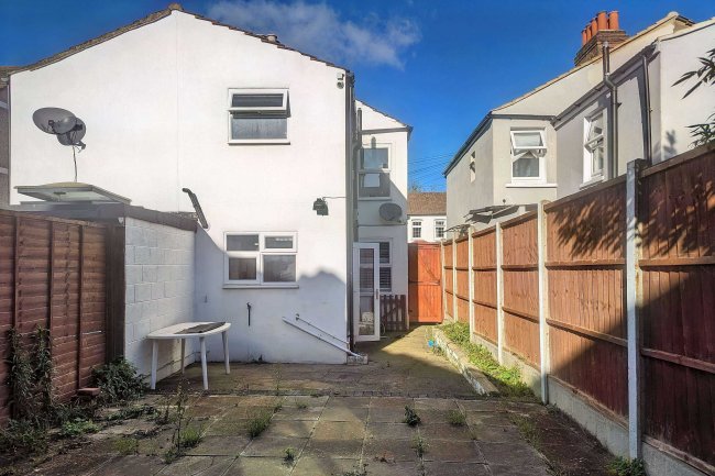 78 Northwood Road, Thornton Heath, Surrey, CR7 8HR 9