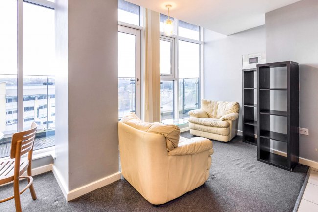 326 The Gatehaus, Bradford, BD1 5BL 3