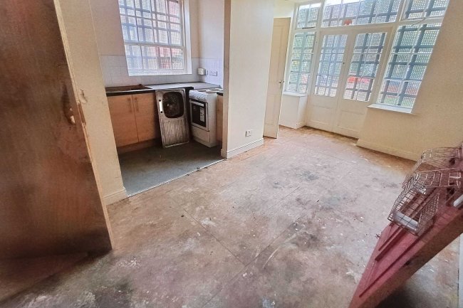 98 Gell Street, Sheffield S3 7QW & 5 Conway Street, Sheffield, S3 7SU 5