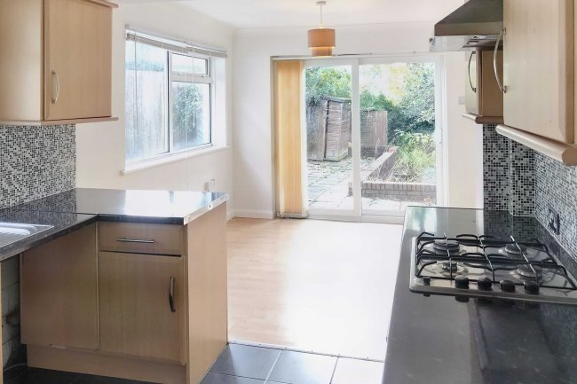 3 Preston Gardens, Rayleigh, SS6 9LR 6