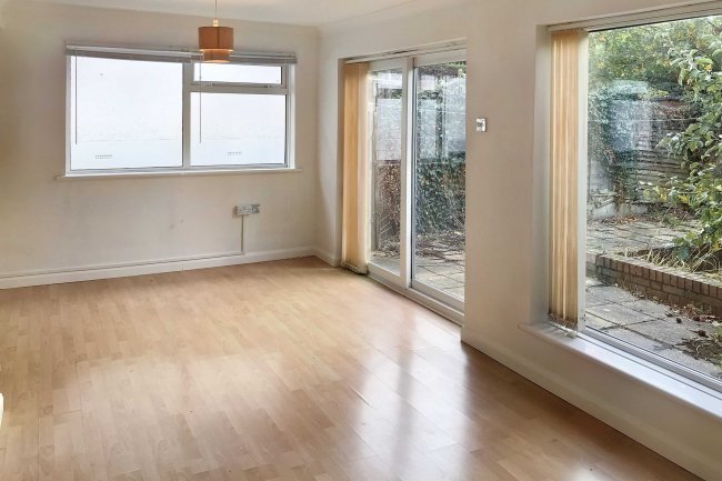 3 Preston Gardens, Rayleigh, SS6 9LR 6