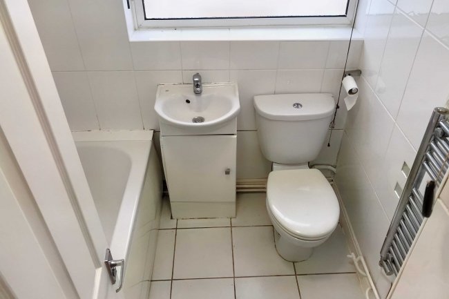 3 Preston Gardens, Rayleigh, SS6 9LR 6