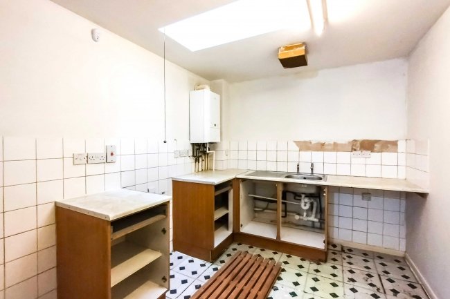 35 Vivian Comma Close, Finsbury Park, London N4 2QB 2