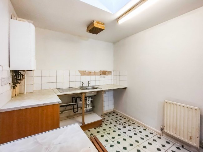 35 Vivian Comma Close, Finsbury Park, London N4 2QB 2