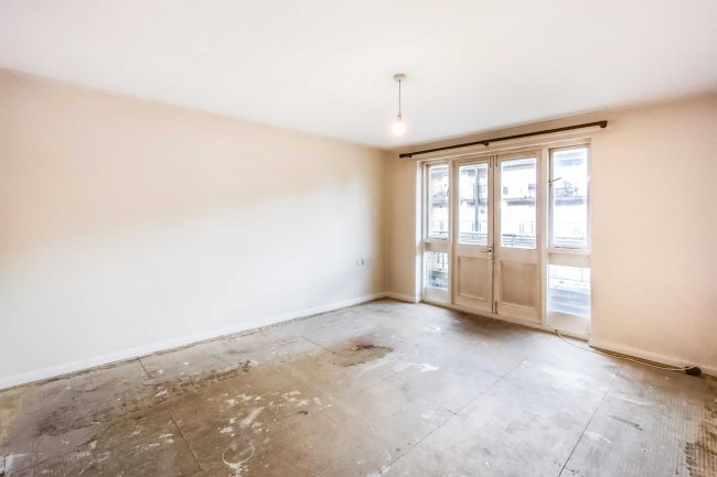 35 Vivian Comma Close, Finsbury Park, London N4 2QB 2