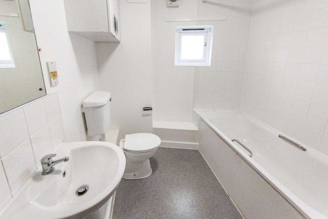 17 Vivian Comma Close, Finsbury Park, London N4 2QB 1