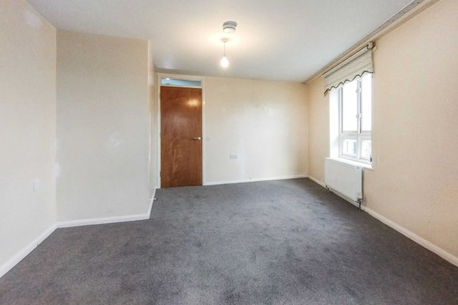 17 Vivian Comma Close, Finsbury Park, London N4 2QB 1