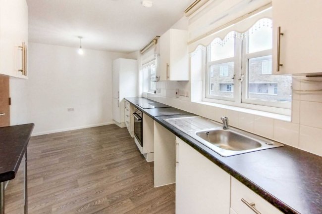 17 Vivian Comma Close, Finsbury Park, London N4 2QB 1