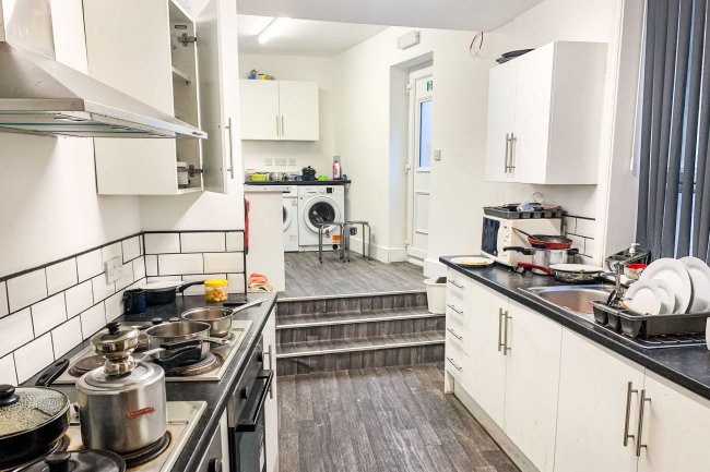 3 Palatine Road, Blackpool, FY1 4BT 5