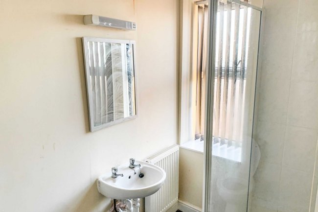 3 Palatine Road, Blackpool, FY1 4BT 5