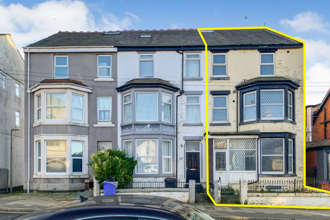 3 Palatine Road, Blackpool, FY1 4BT 5
