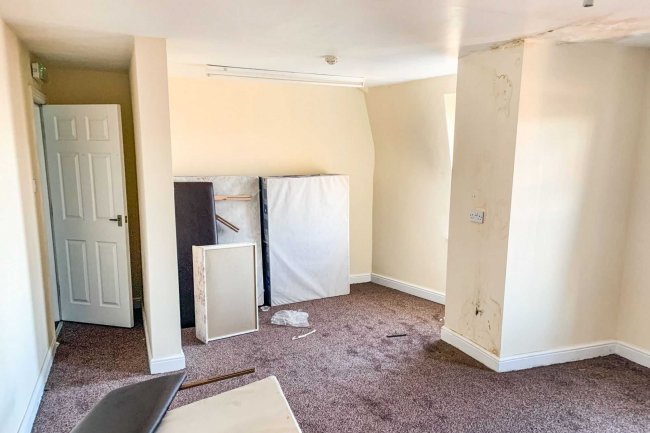 3 Palatine Road, Blackpool, FY1 4BT 5