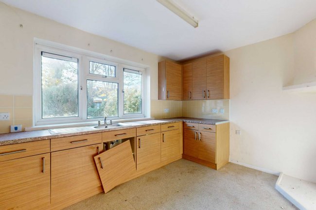 25 Leysdown Avenue, Bexleyheath, DA7 6AZ 5