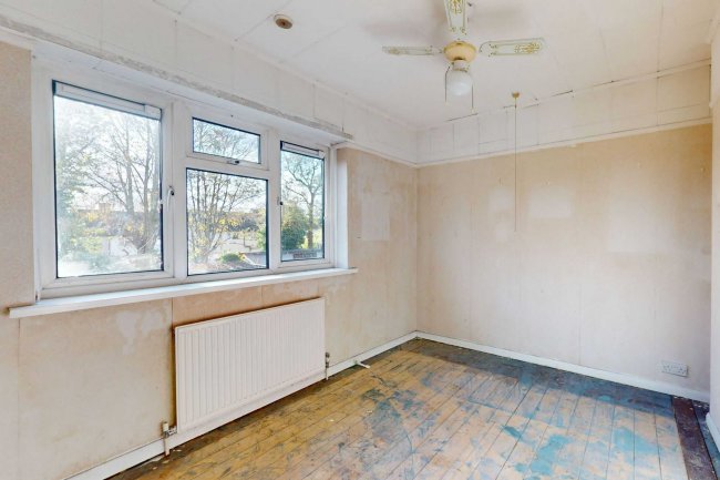 25 Leysdown Avenue, Bexleyheath, DA7 6AZ 5