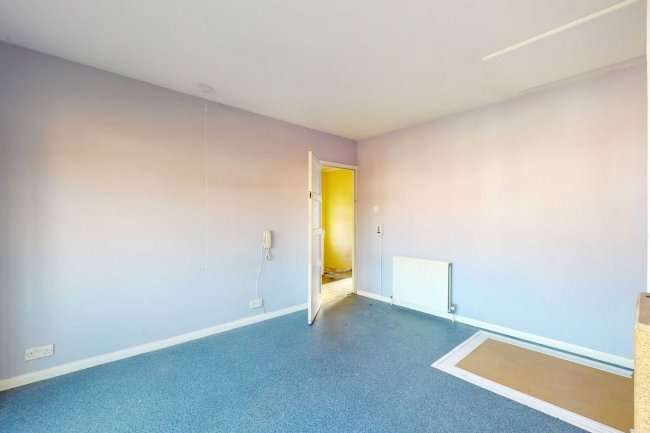 25 Leysdown Avenue, Bexleyheath, DA7 6AZ 5