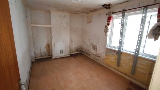 76 Pendre, Bridgend, Mid Glamorgan, CF31 1PE 5