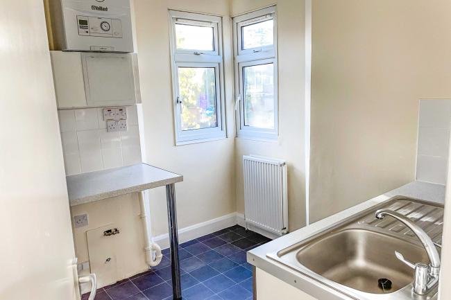 2c Sherwood Park Road, Sutton, SM1 2SQ 4