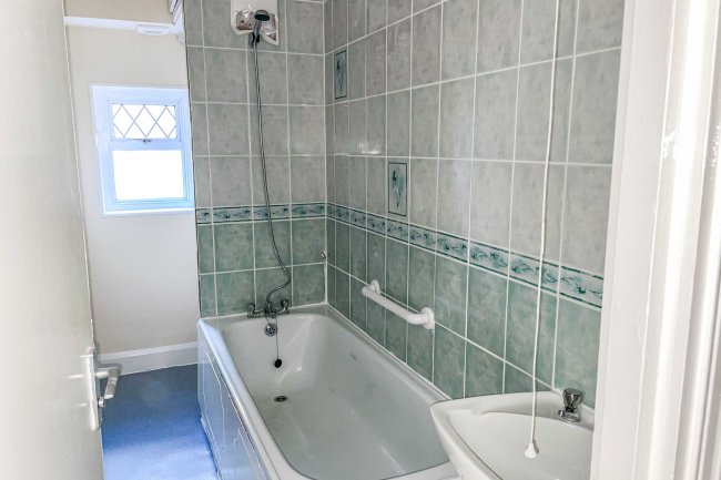 2c Sherwood Park Road, Sutton, SM1 2SQ 4