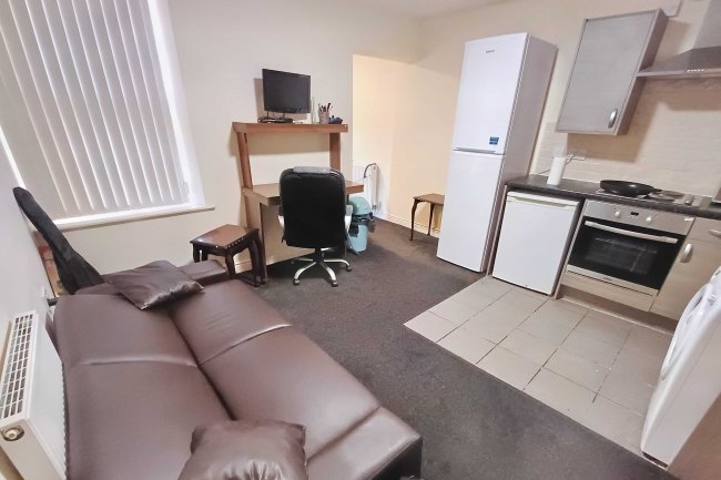 18 Moor Lane, Preston, Lancashire, PR1 7AT 8