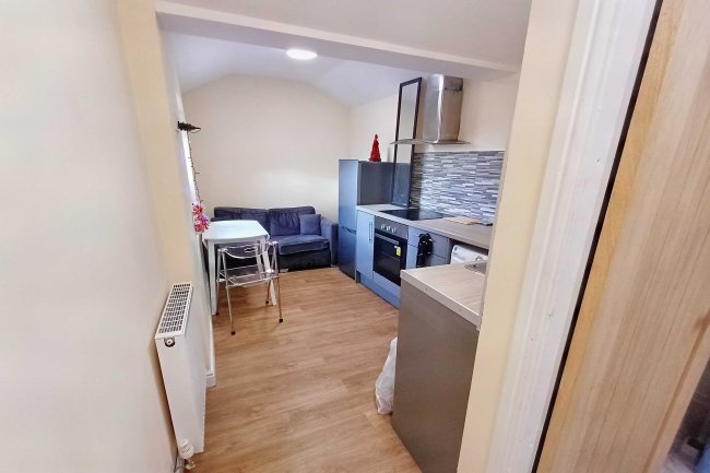 18 Moor Lane, Preston, Lancashire, PR1 7AT 8