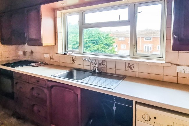 5b Cedar Close, Salisbury, SP2 9JA 4