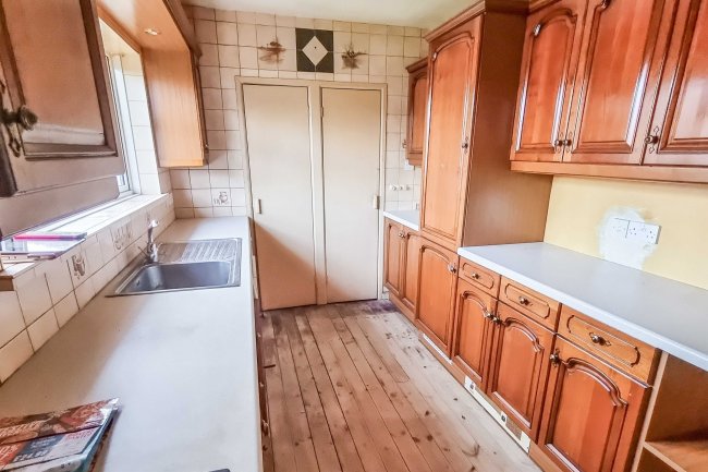 5b Cedar Close, Salisbury, SP2 9JA 4