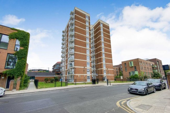 36 Laburnum Court, Laburnum Street, Haggerston, London, E2 8BH 1