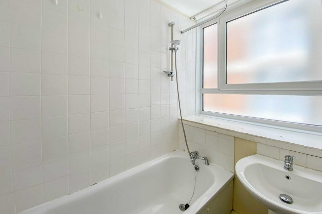 36 Laburnum Court, Laburnum Street, Haggerston, London, E2 8BH 1