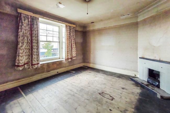 Flat 40 Sheengate Mansions, 229 Upper Richmond Road West, Mortlake, London, SW14 8QS 2